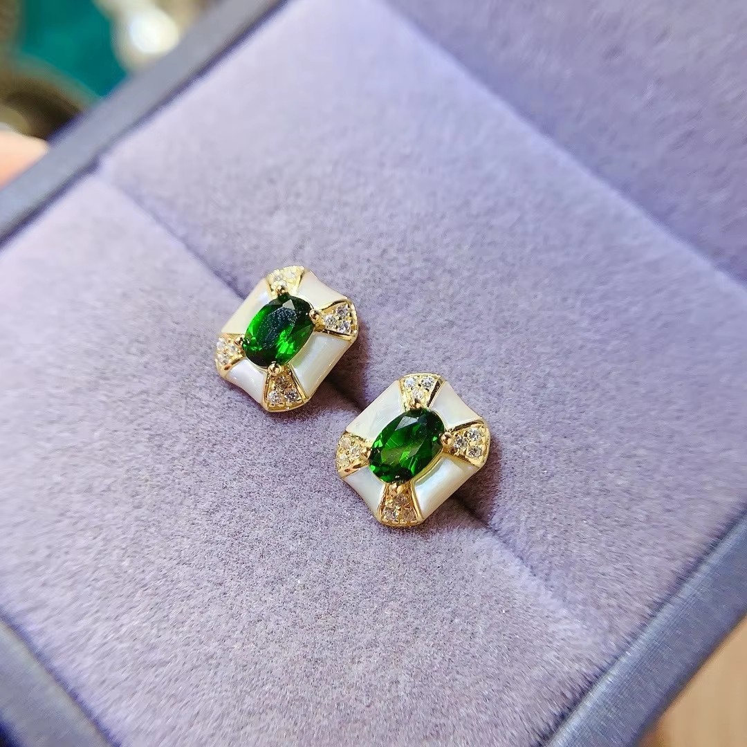 Perhiasan Butik Anting Wanita  - Al Ain Jewelry & Watches Exhibition 2025 ulasan dan harga